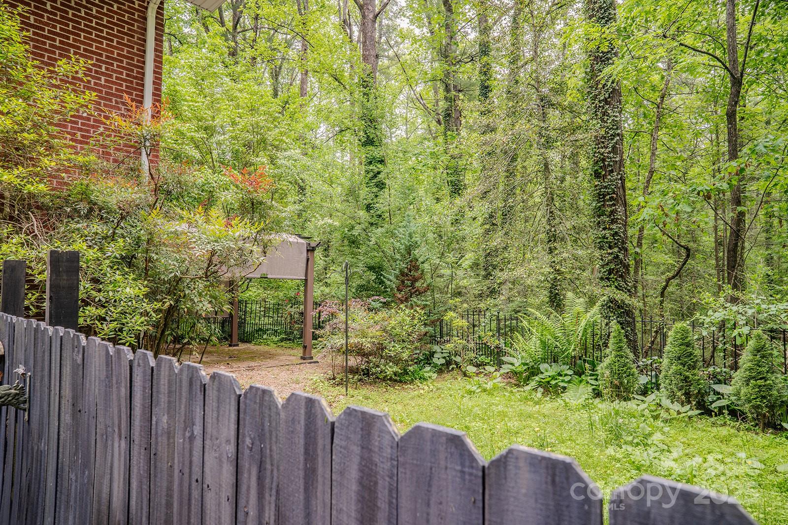 2512 Little River Road