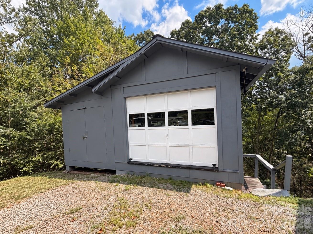 139 N Ridge Drive