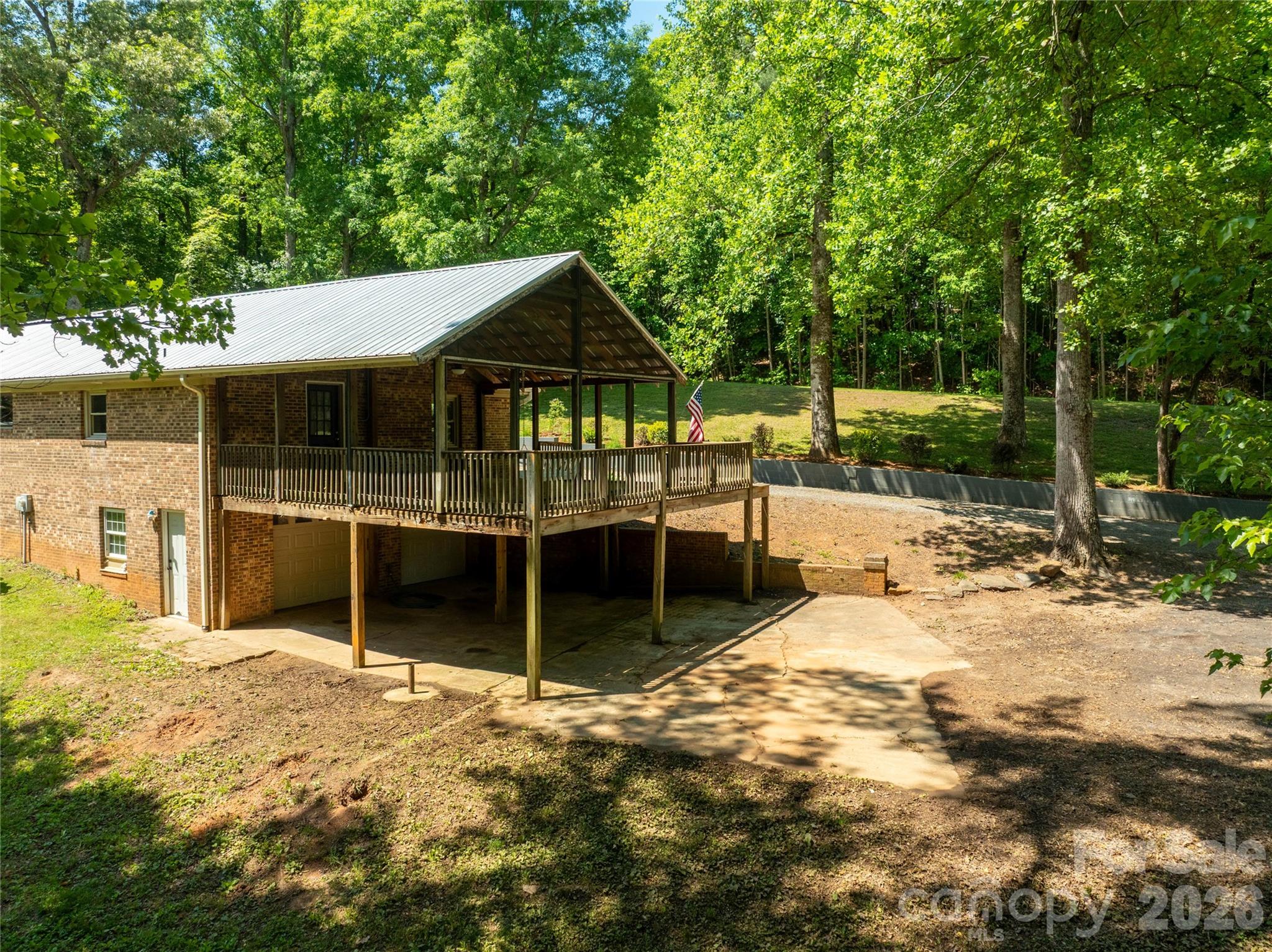 142 Pioneer Road
