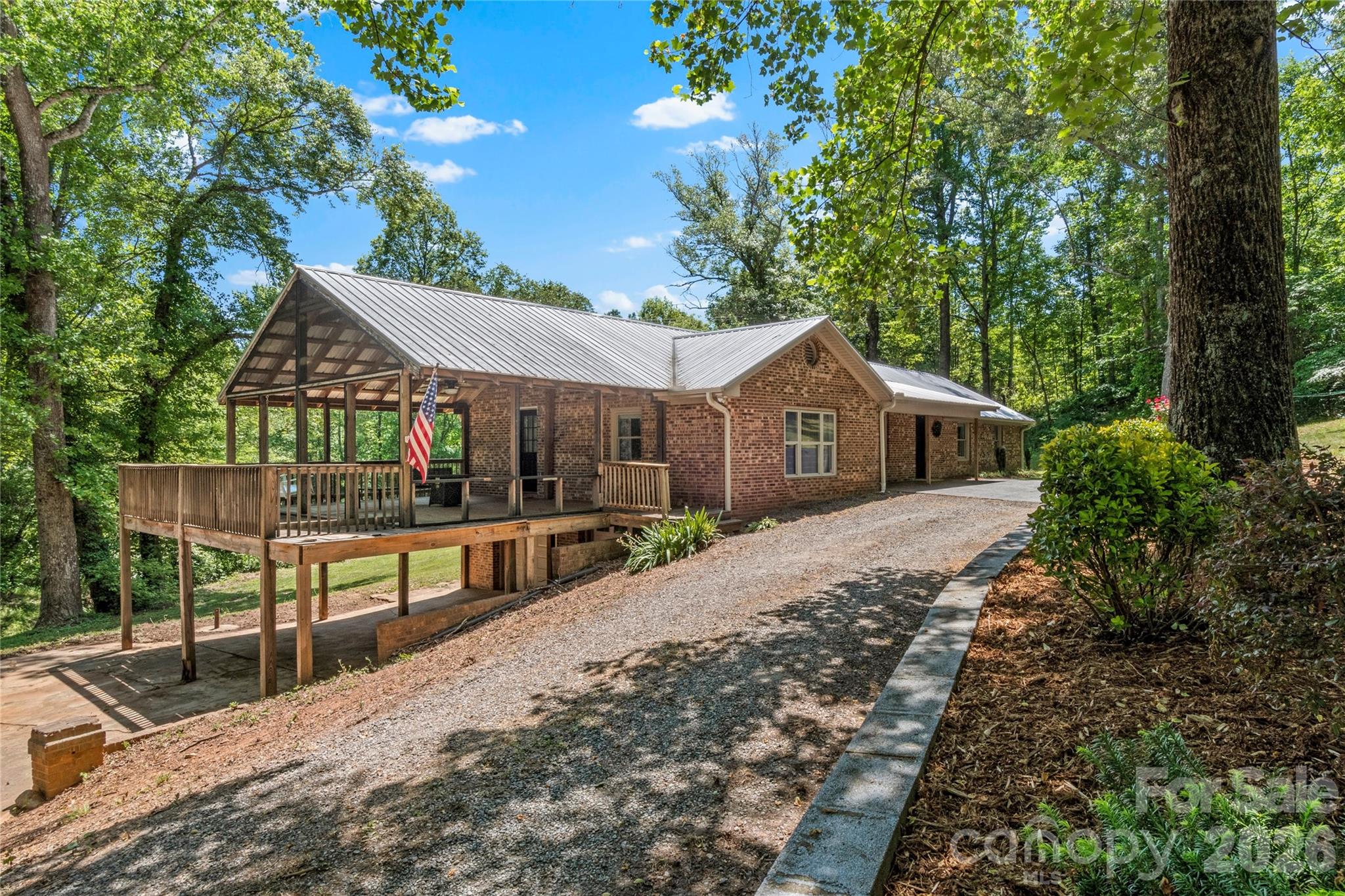 142 Pioneer Road