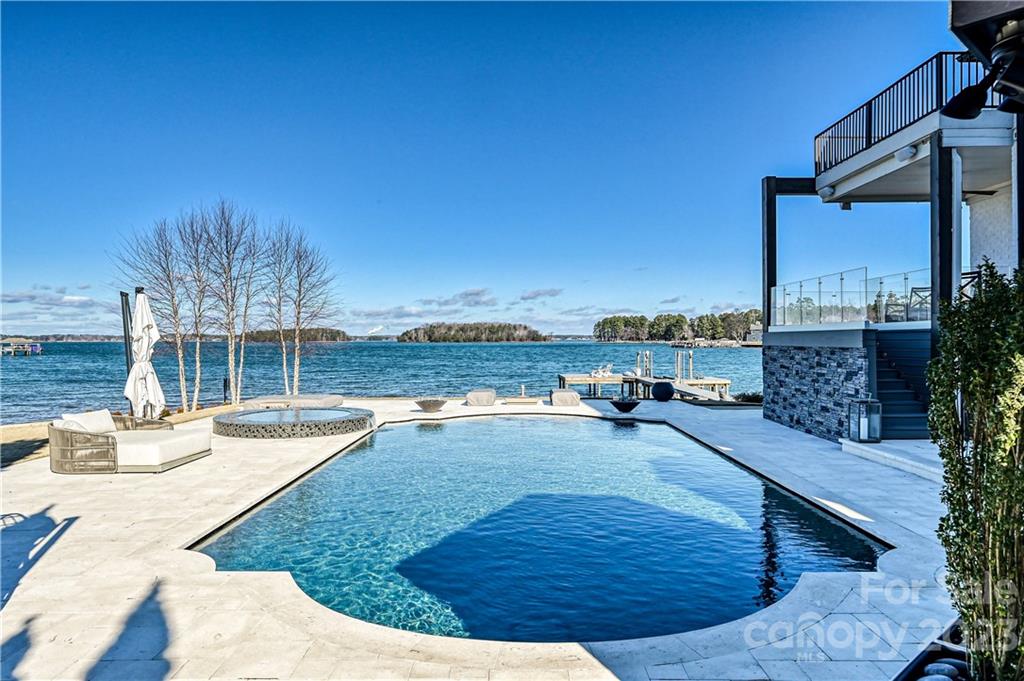 The Peninsula - Residential