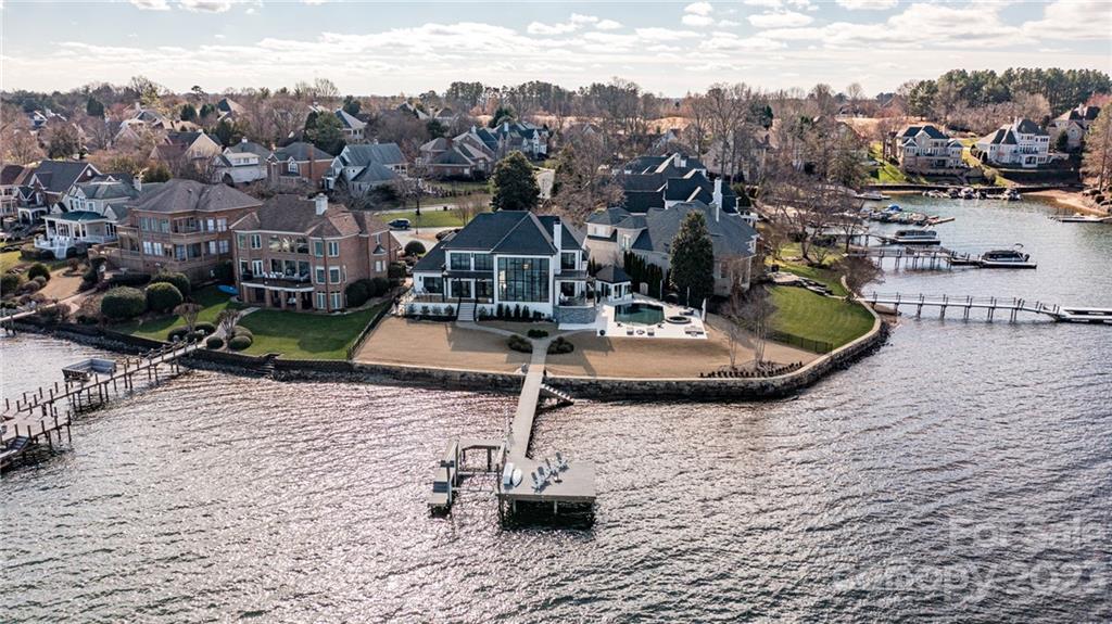 The Peninsula - Residential