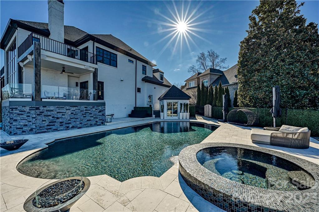 The Peninsula - Residential