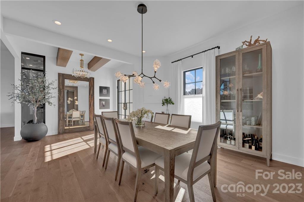 The Peninsula - Residential