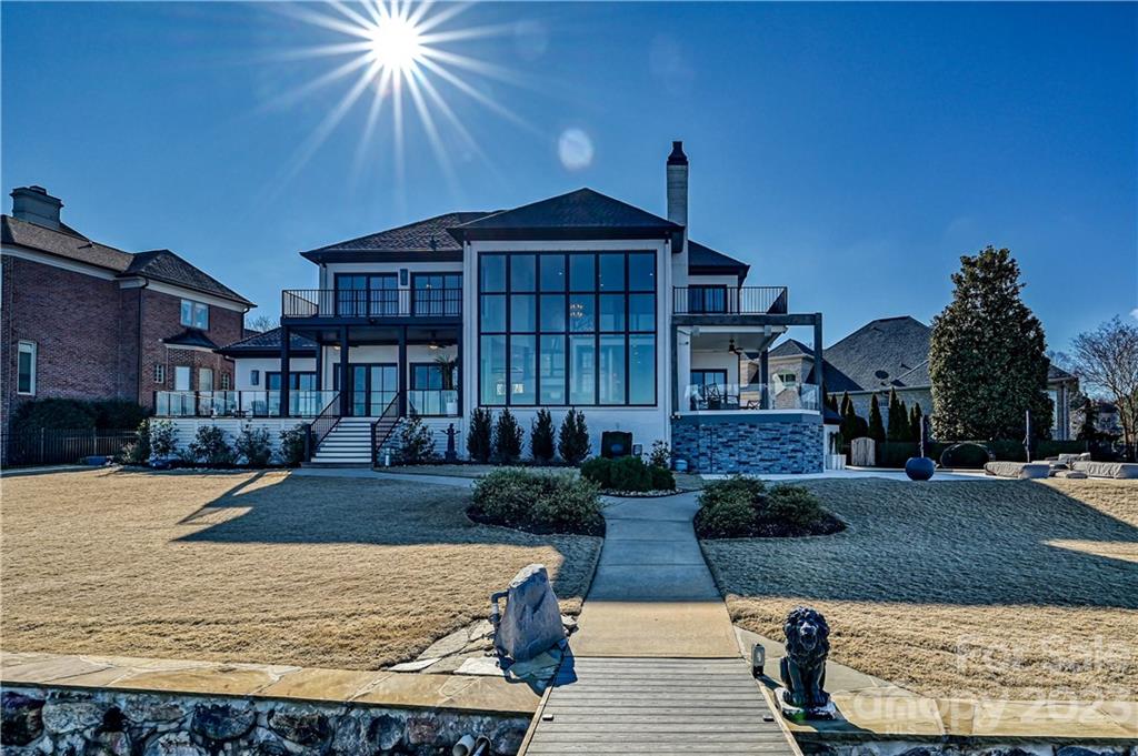 The Peninsula - Residential