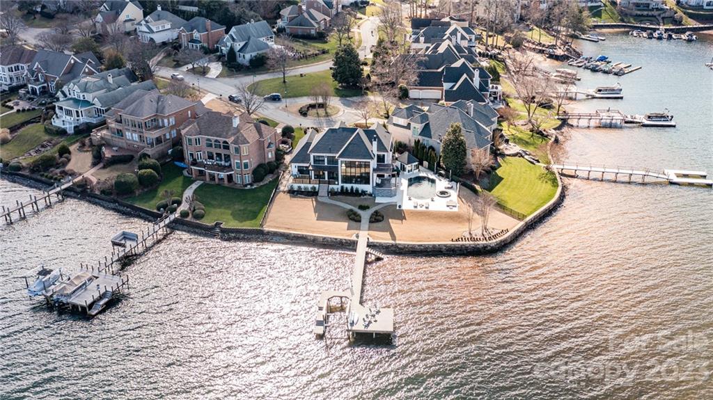 The Peninsula - Residential