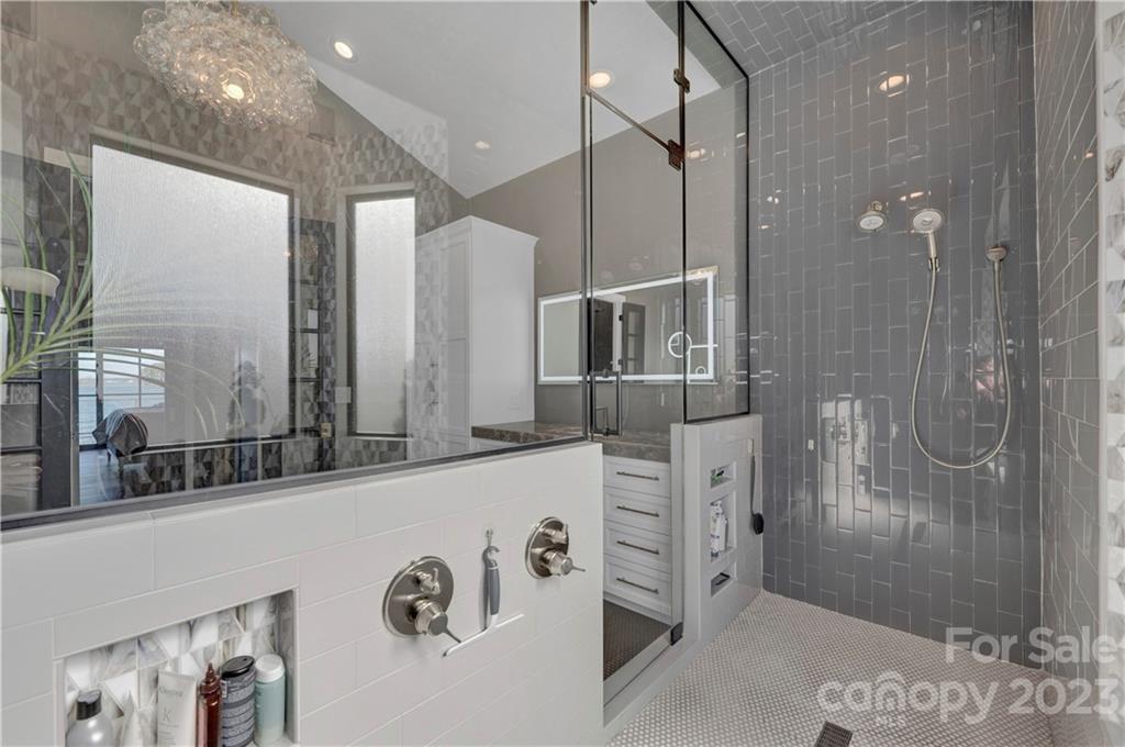 The Peninsula - Residential