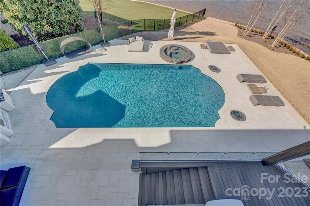 The Peninsula - Residential