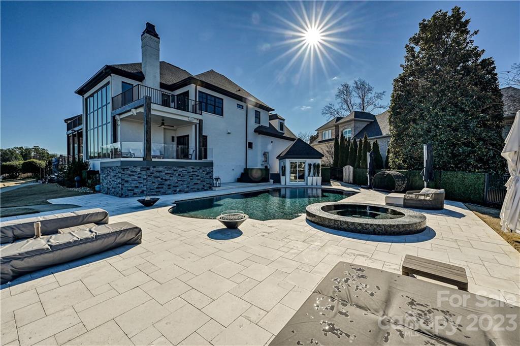 The Peninsula - Residential