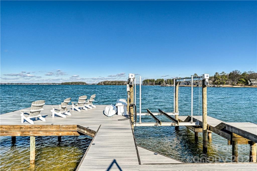 The Peninsula - Residential