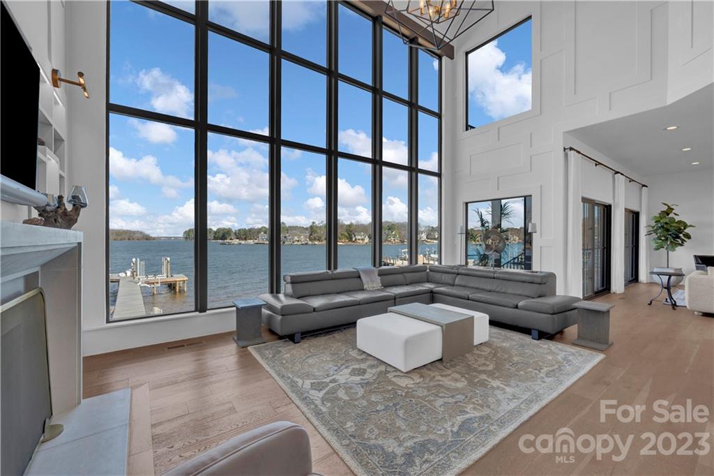 The Peninsula - Residential