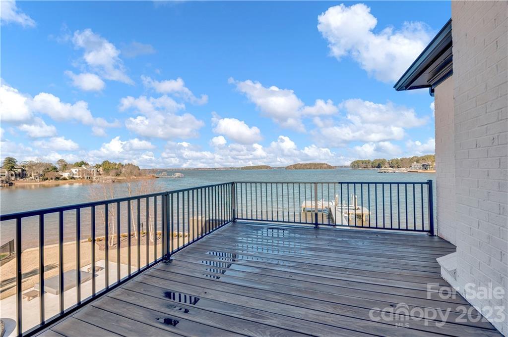 The Peninsula - Residential