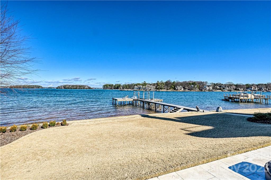 The Peninsula - Residential