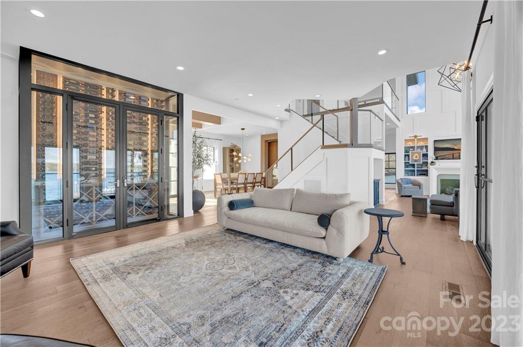 The Peninsula - Residential