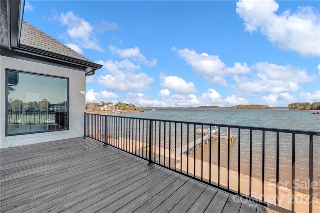 The Peninsula - Residential