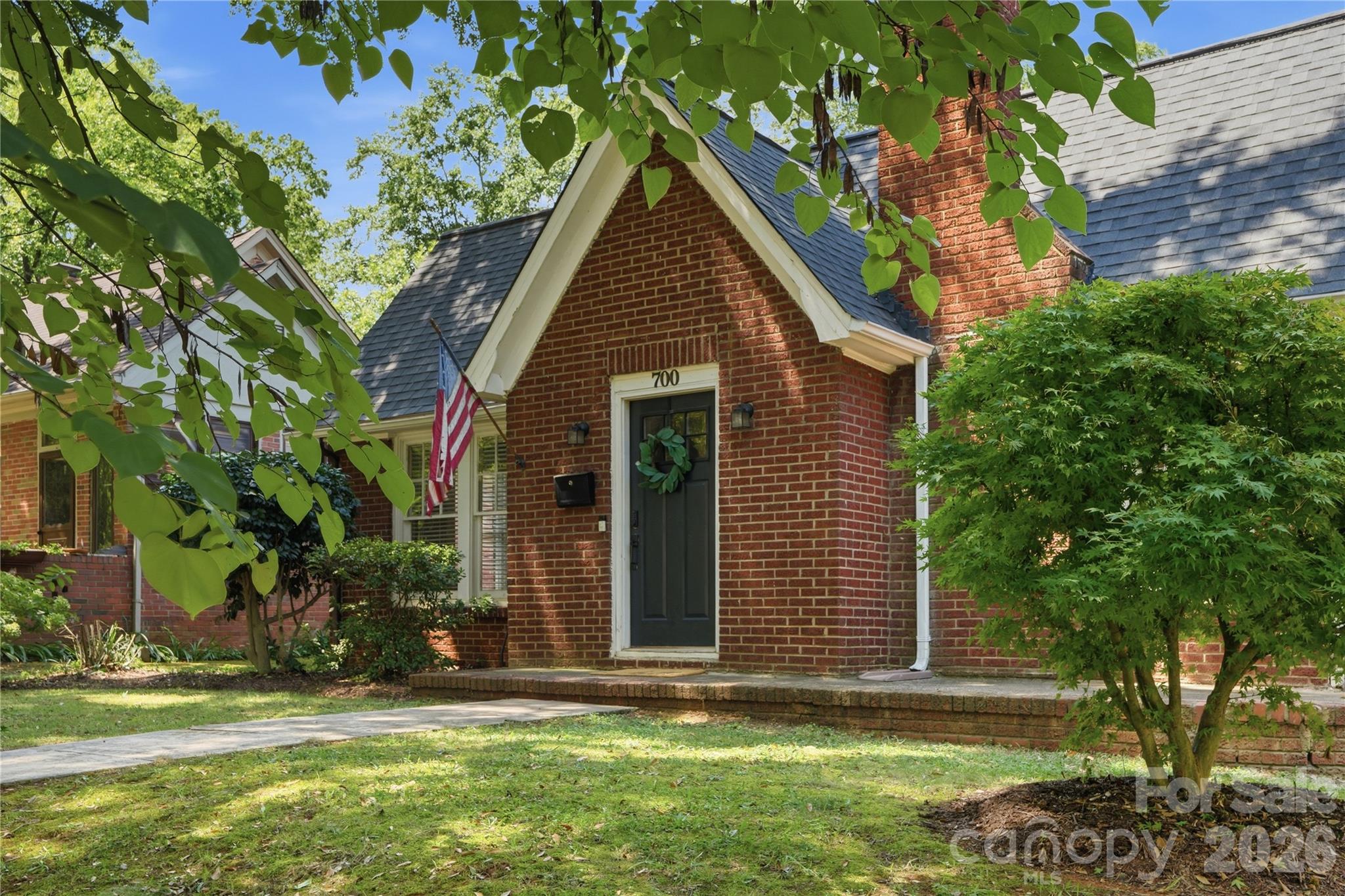 700 Woodruff Place
