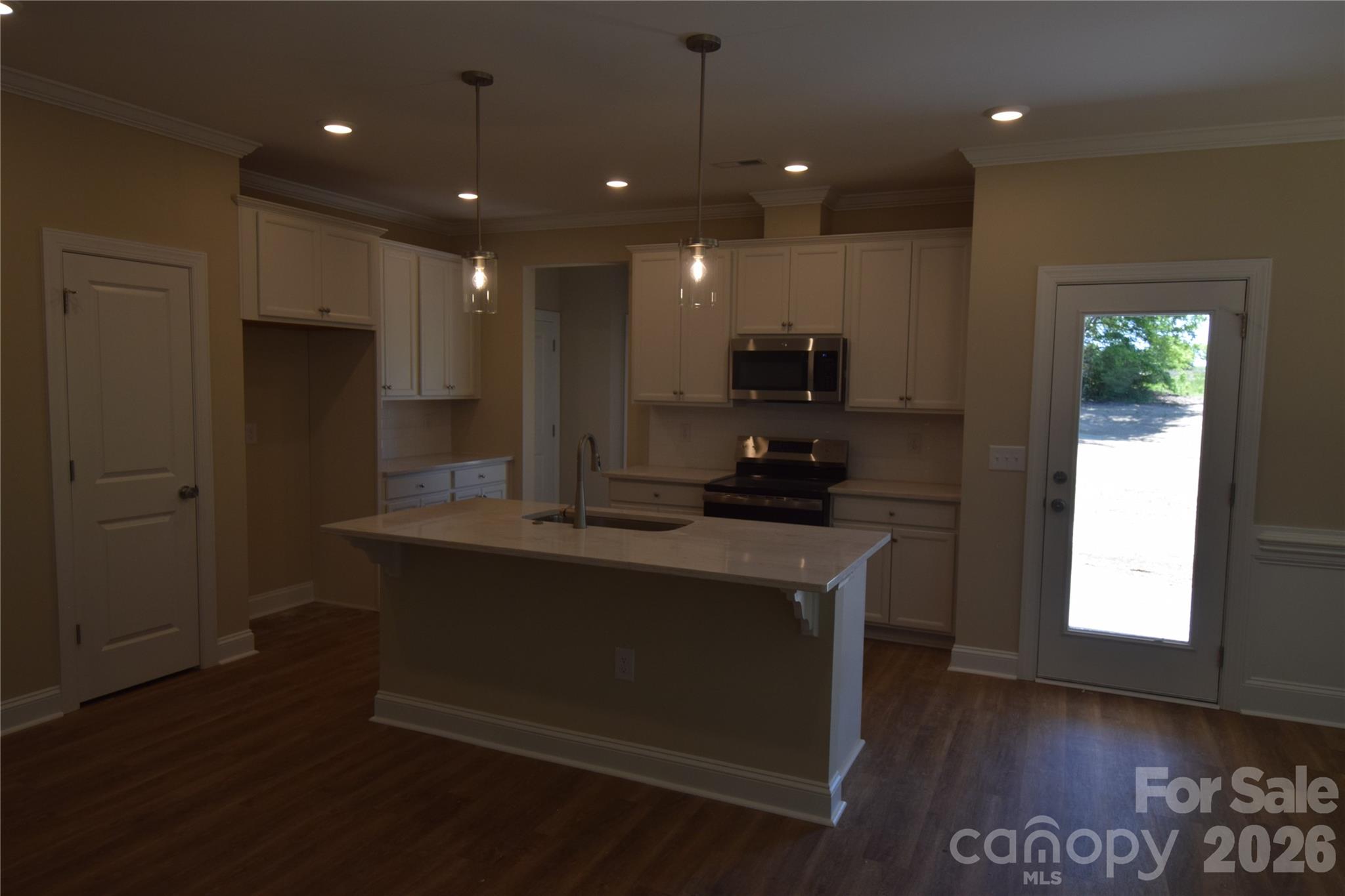 3004 Buffet Lane