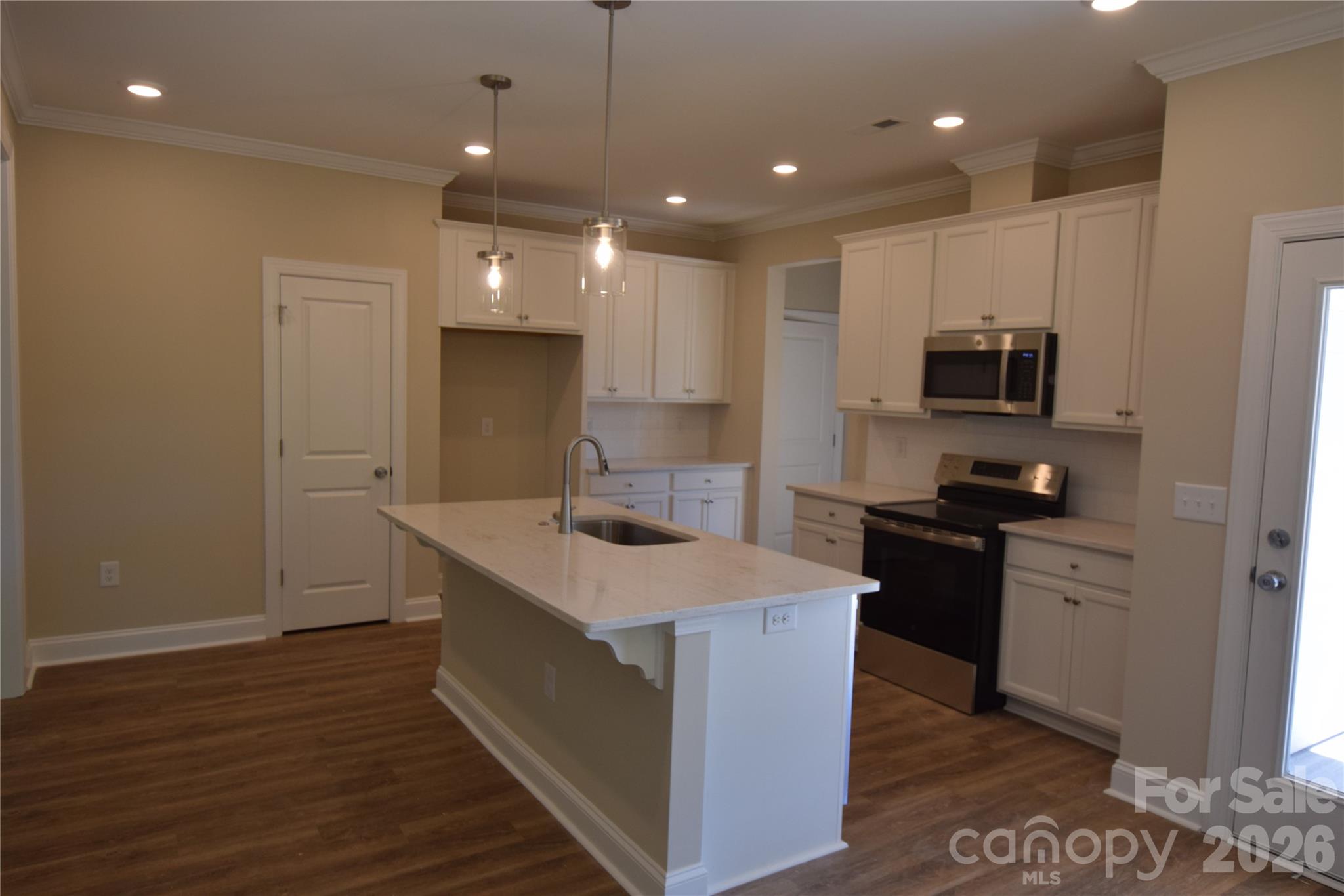 3004 Buffet Lane
