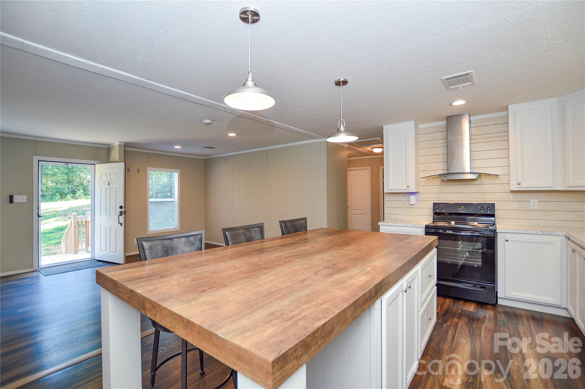 207 Pinehaven Drive