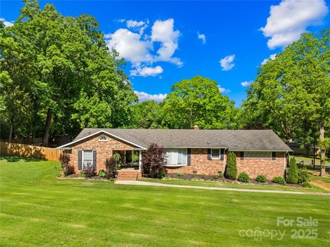 245 Kingsway Circle Charlotte NC 28214