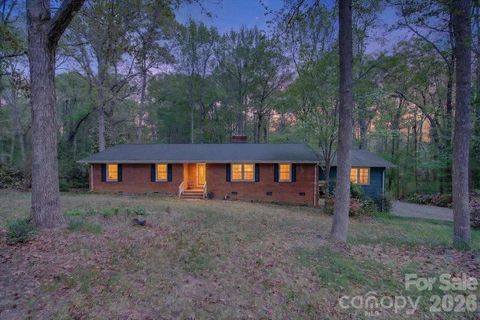 Photo of 962 Sherwood Circle, Lancaster, SC 29720 (MLS # 4330888)