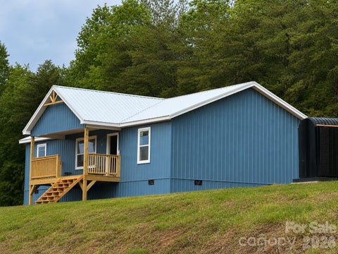 Photo of 2020 Bailey Drive, Hickory, NC 28601 (MLS # 4379406)