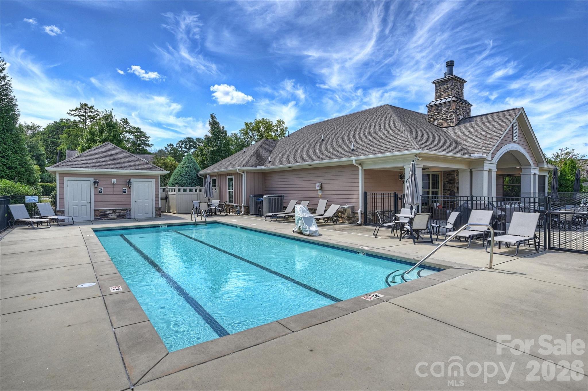 The Courtyards of Marvin - Residential