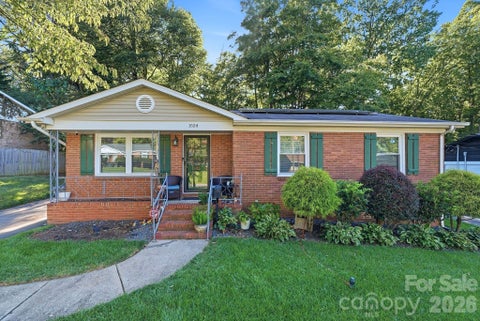 Photo of 1524 Lanewood Place, Charlotte, NC 28208 (MLS # 4429696)
