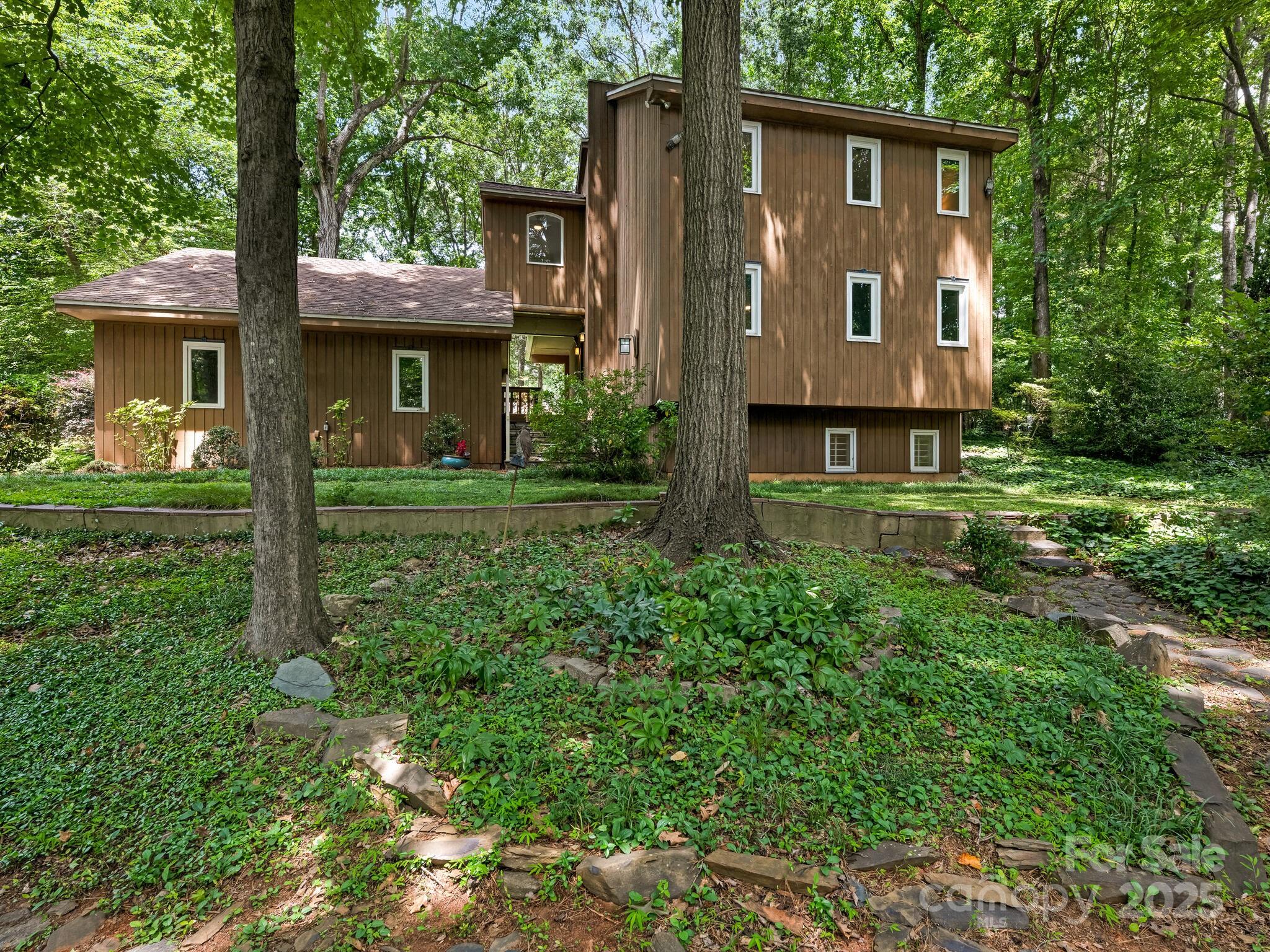 3310 Windbluff Drive