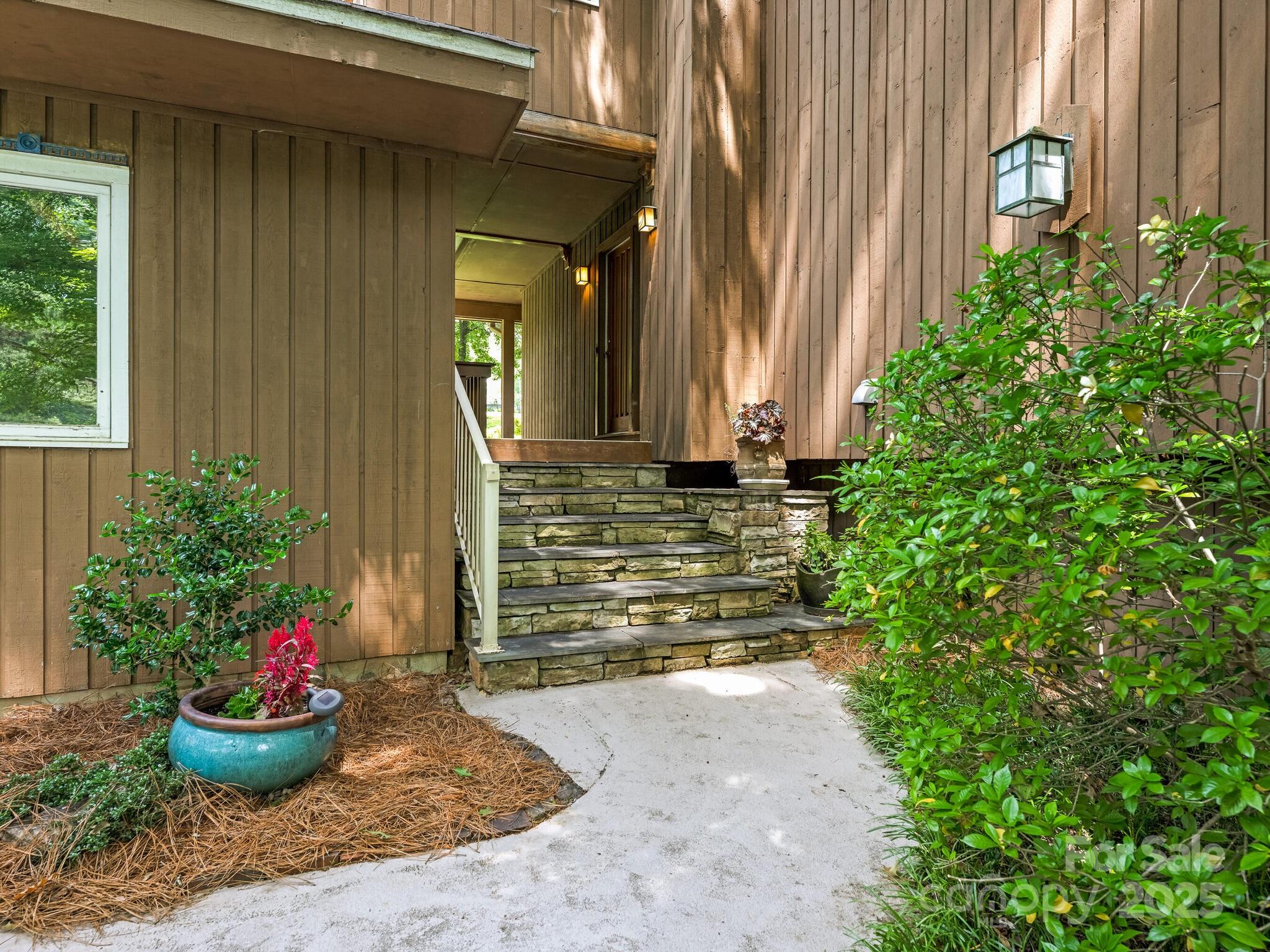 3310 Windbluff Drive