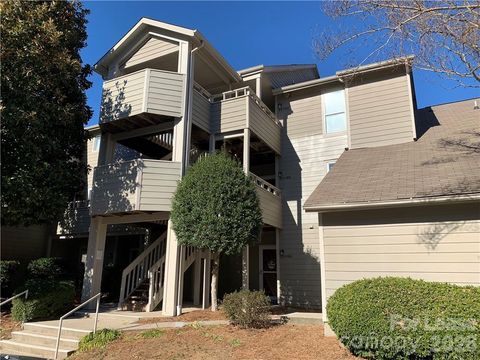 Photo of 2519 Stockbridge Drive #B, Charlotte, NC 28210 (MLS # 4373297)