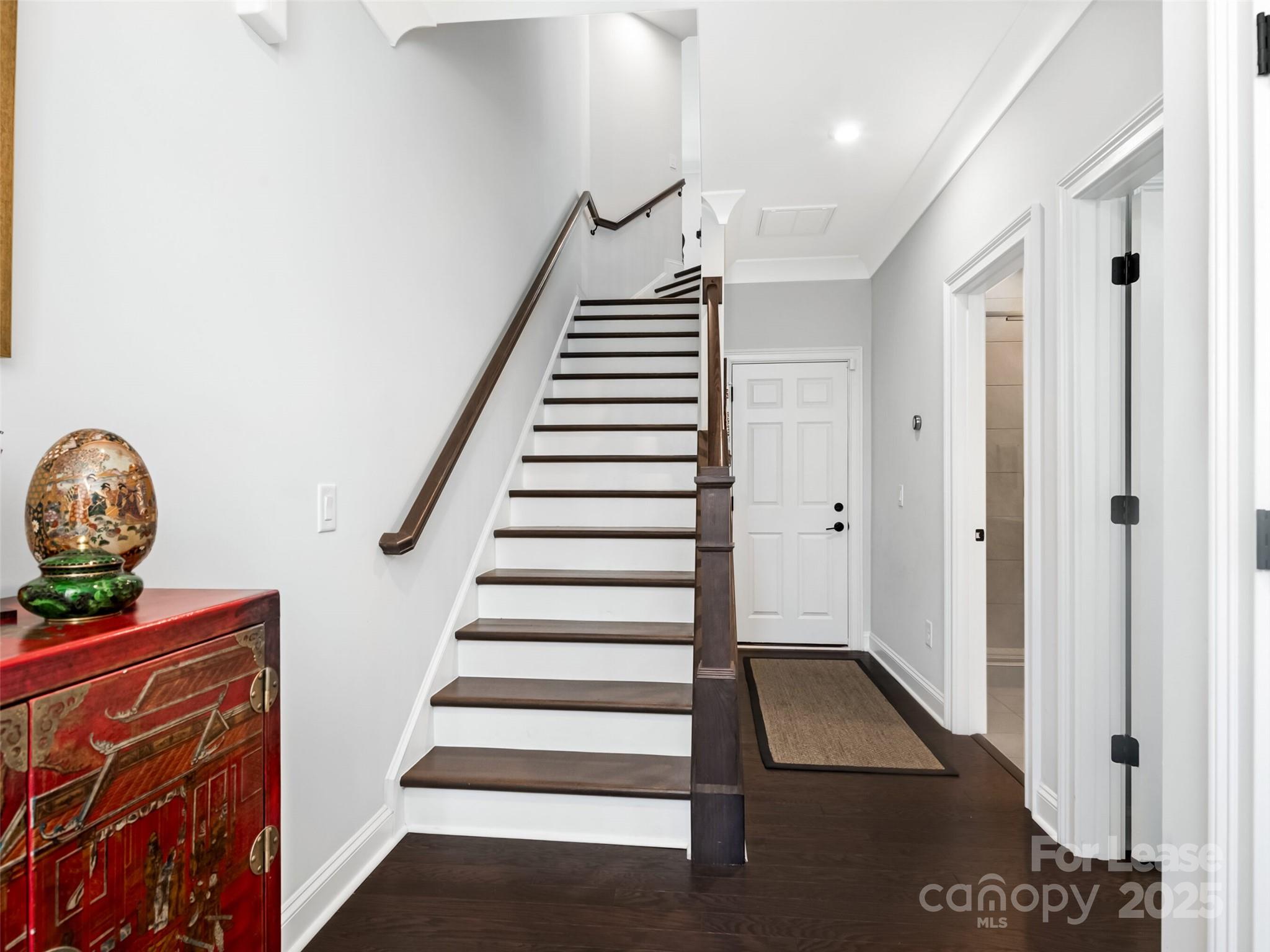 Elizabeth Glen - Residential Lease