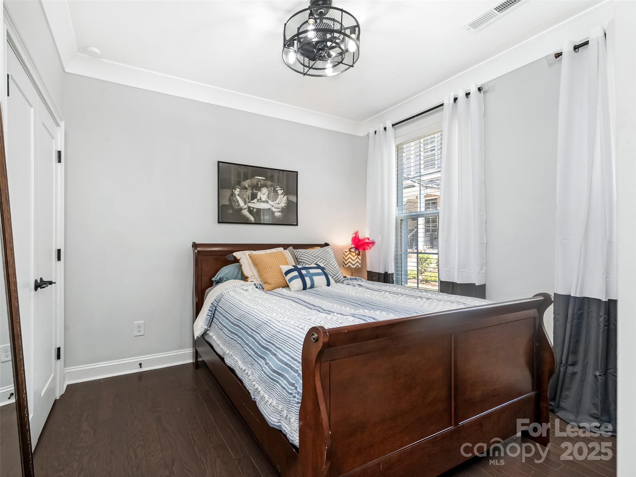 Elizabeth Glen - Residential Lease