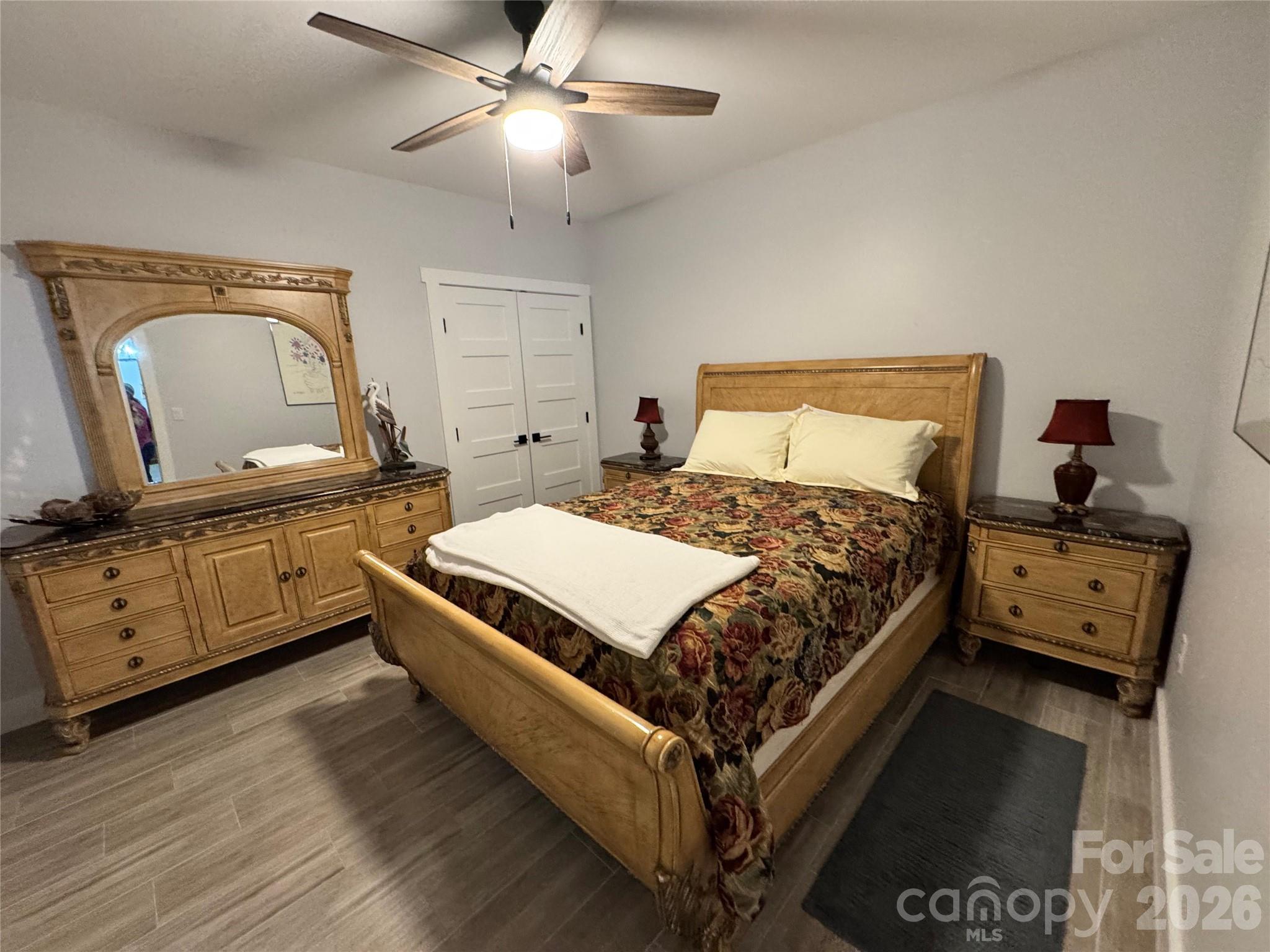 Paradise Harbor - Residential