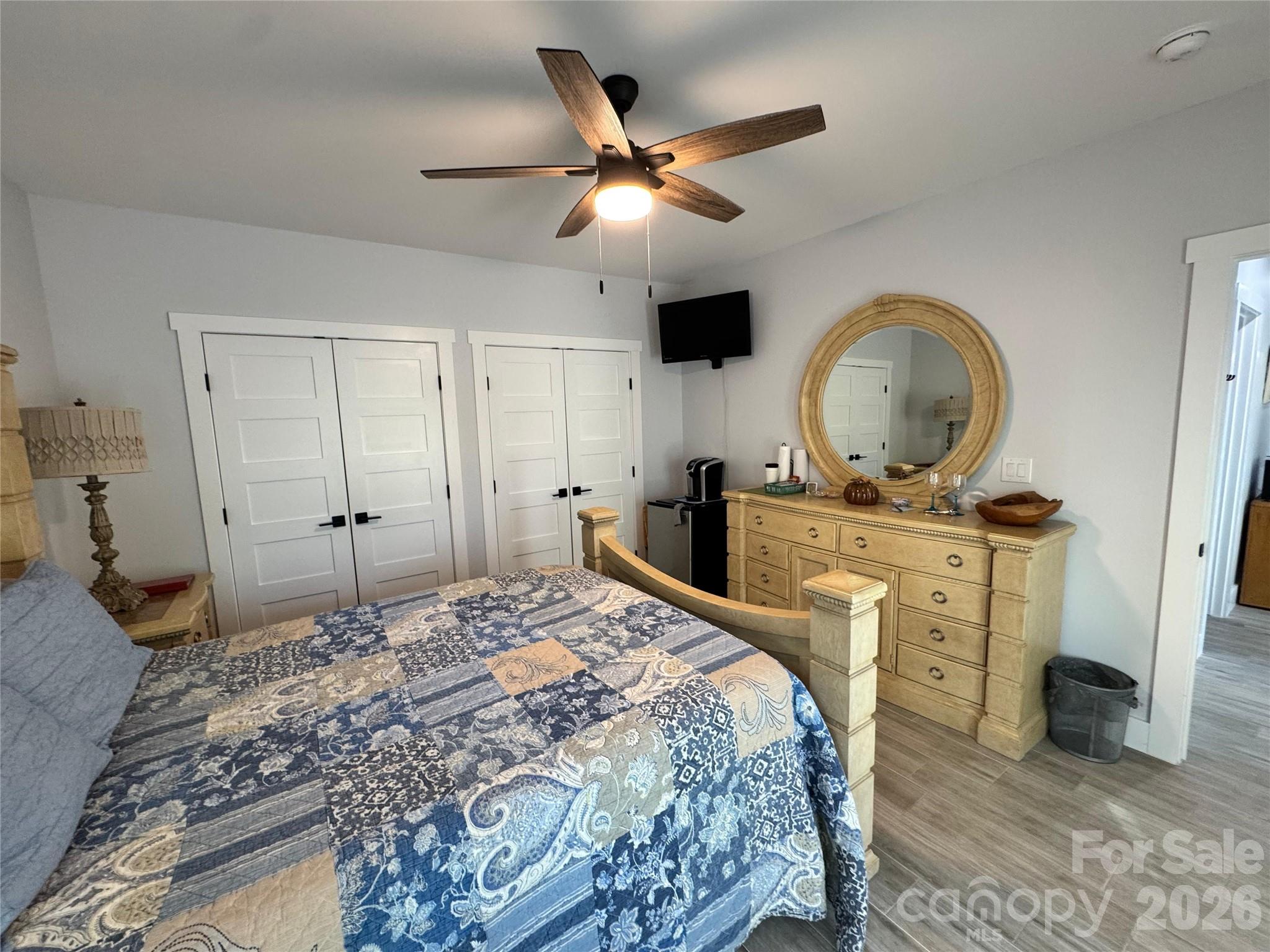 Paradise Harbor - Residential