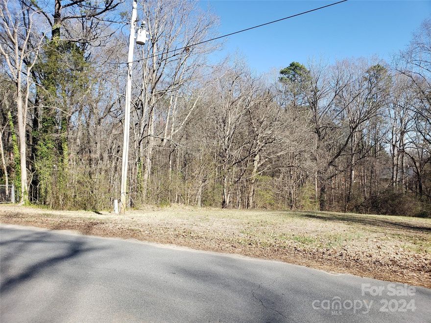 Mobile home approved lot.  There was a home on the lot in the past with its own septic - condition unknown. County can not find the old records. Lot next door is also available and they can be purchased together.
