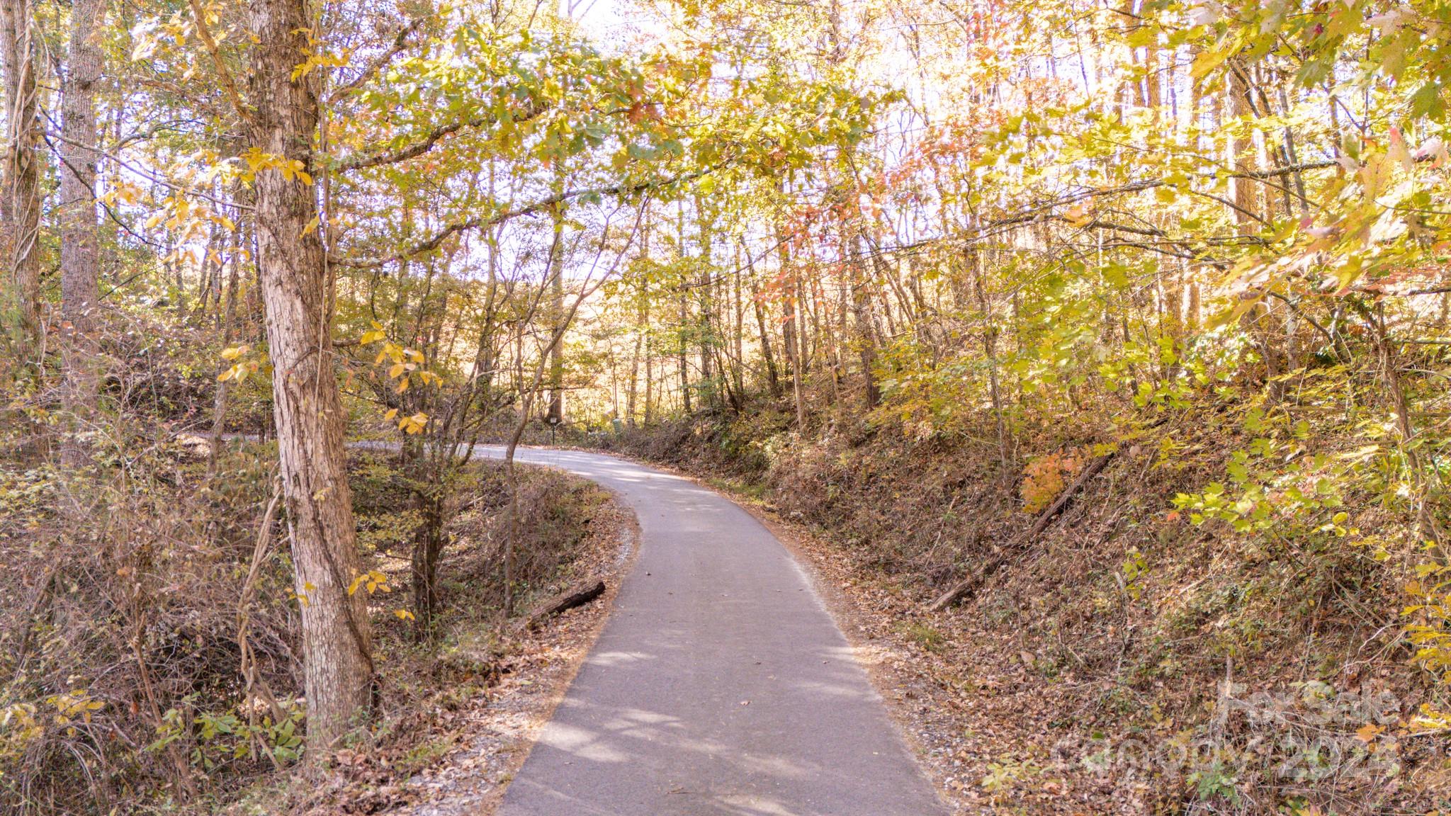 North Pinnacle - Land