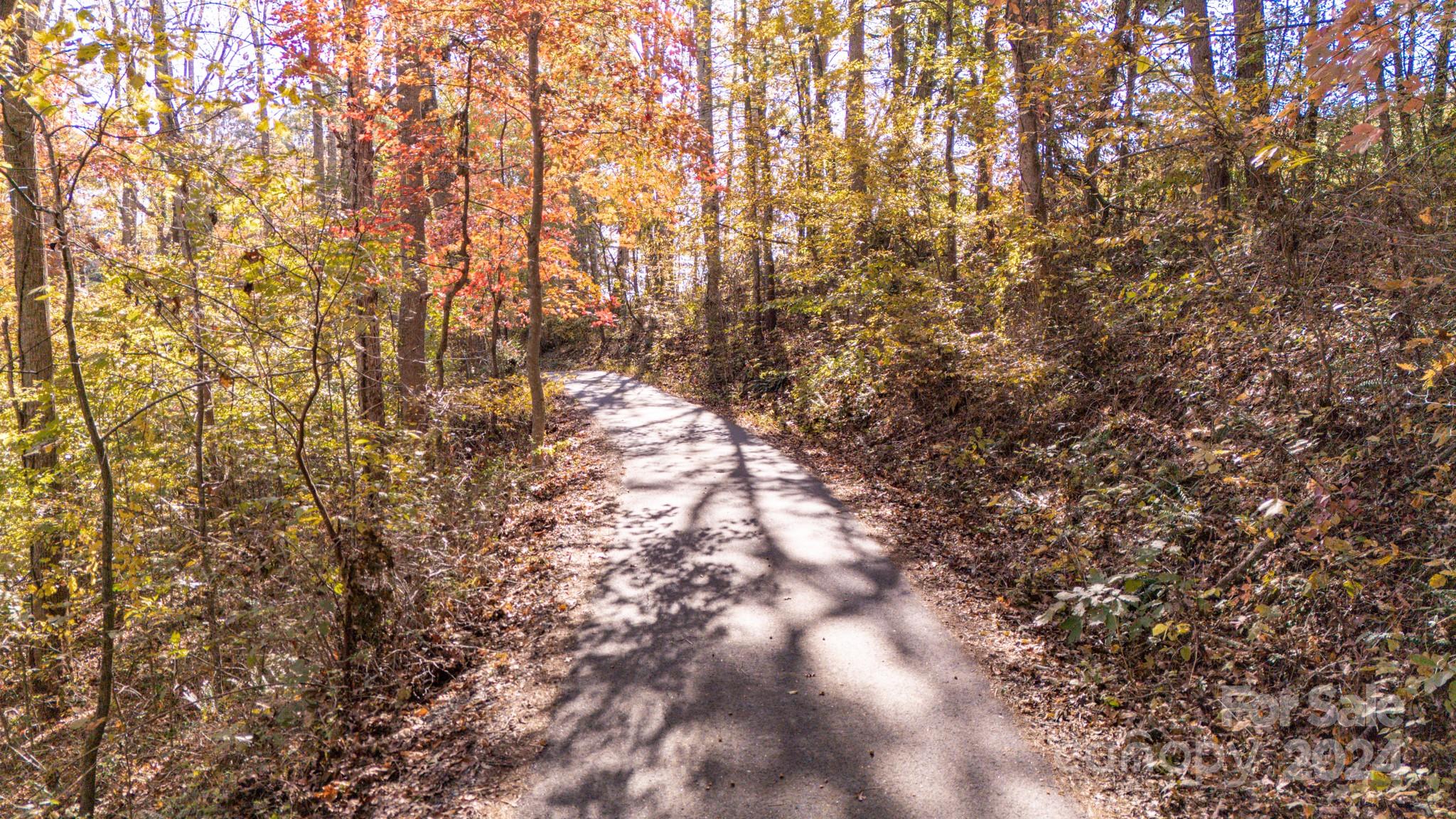 North Pinnacle - Land