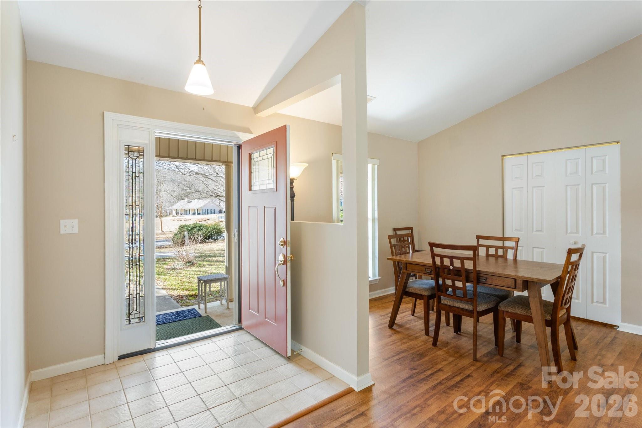 2625 Middleton Circle