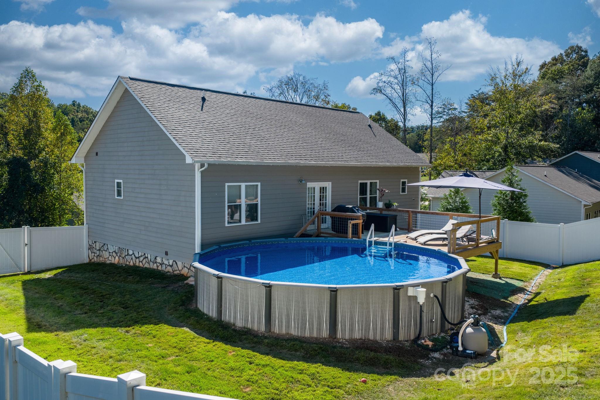 2285 Saratoga Run