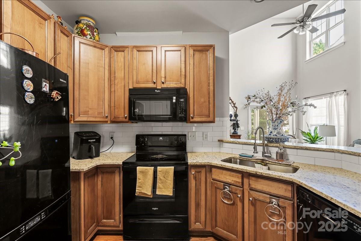 1024 Kensrowe Lane