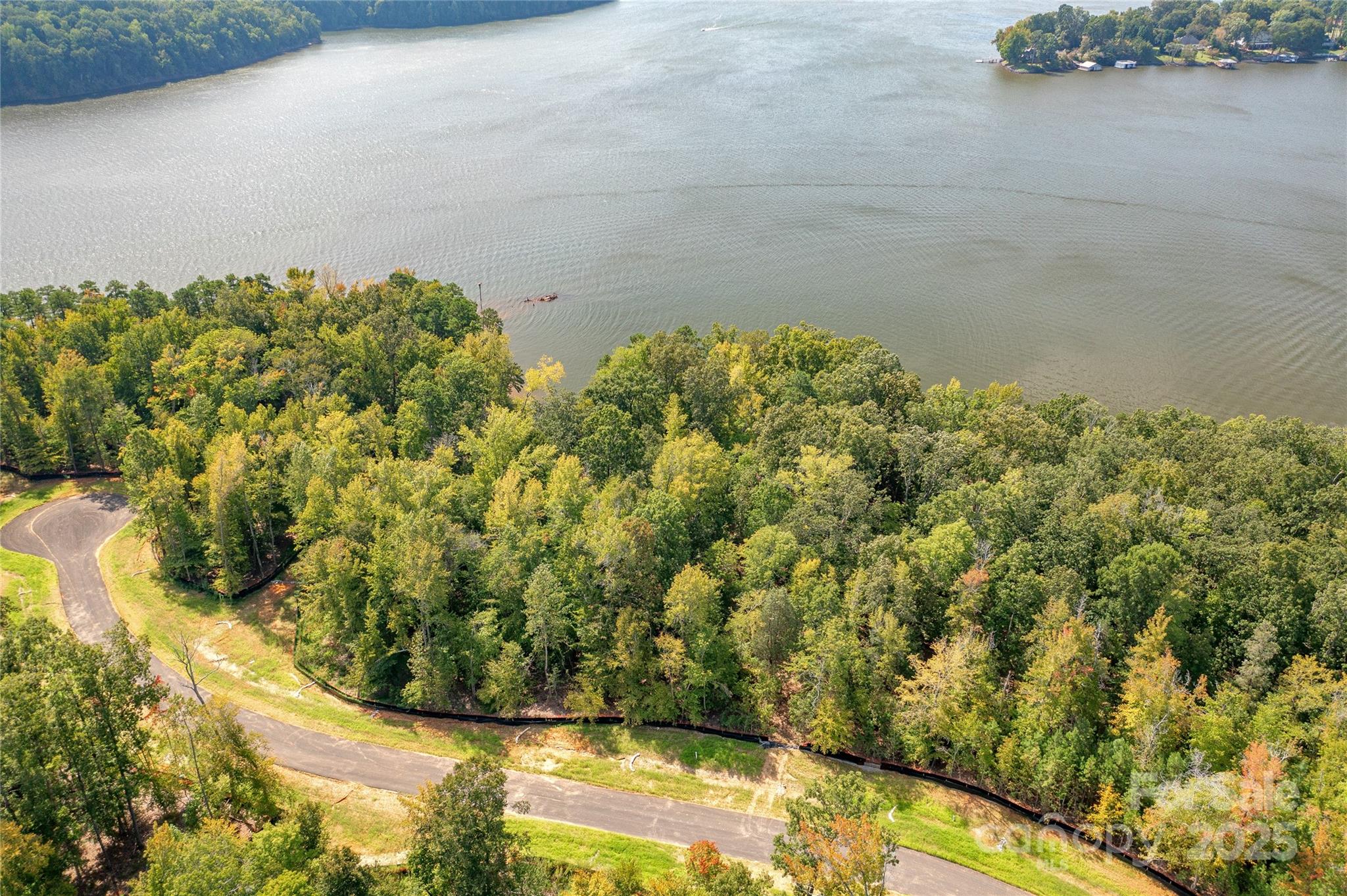 McLean - South Shore - Land