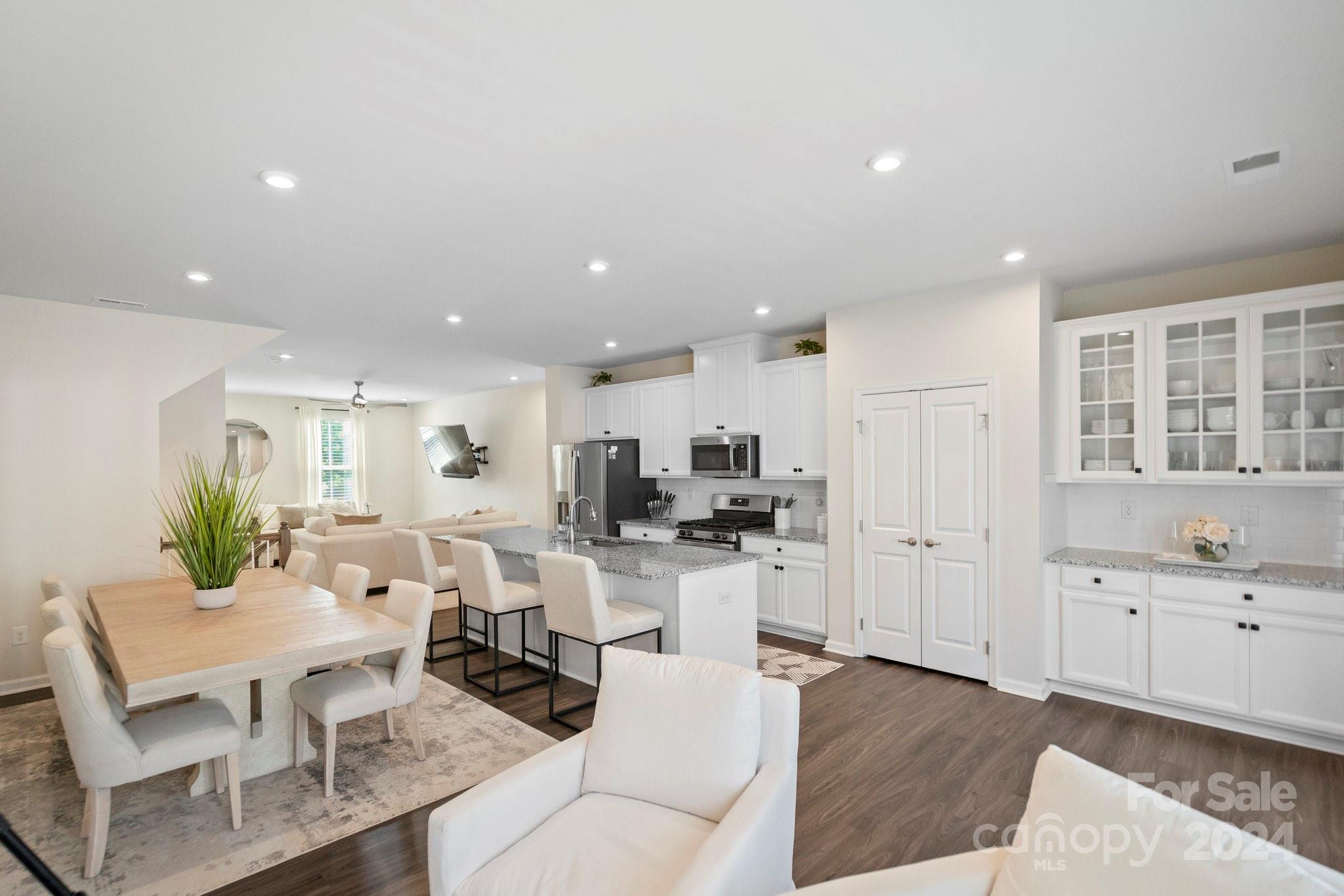 Riverbend Towns - Residential