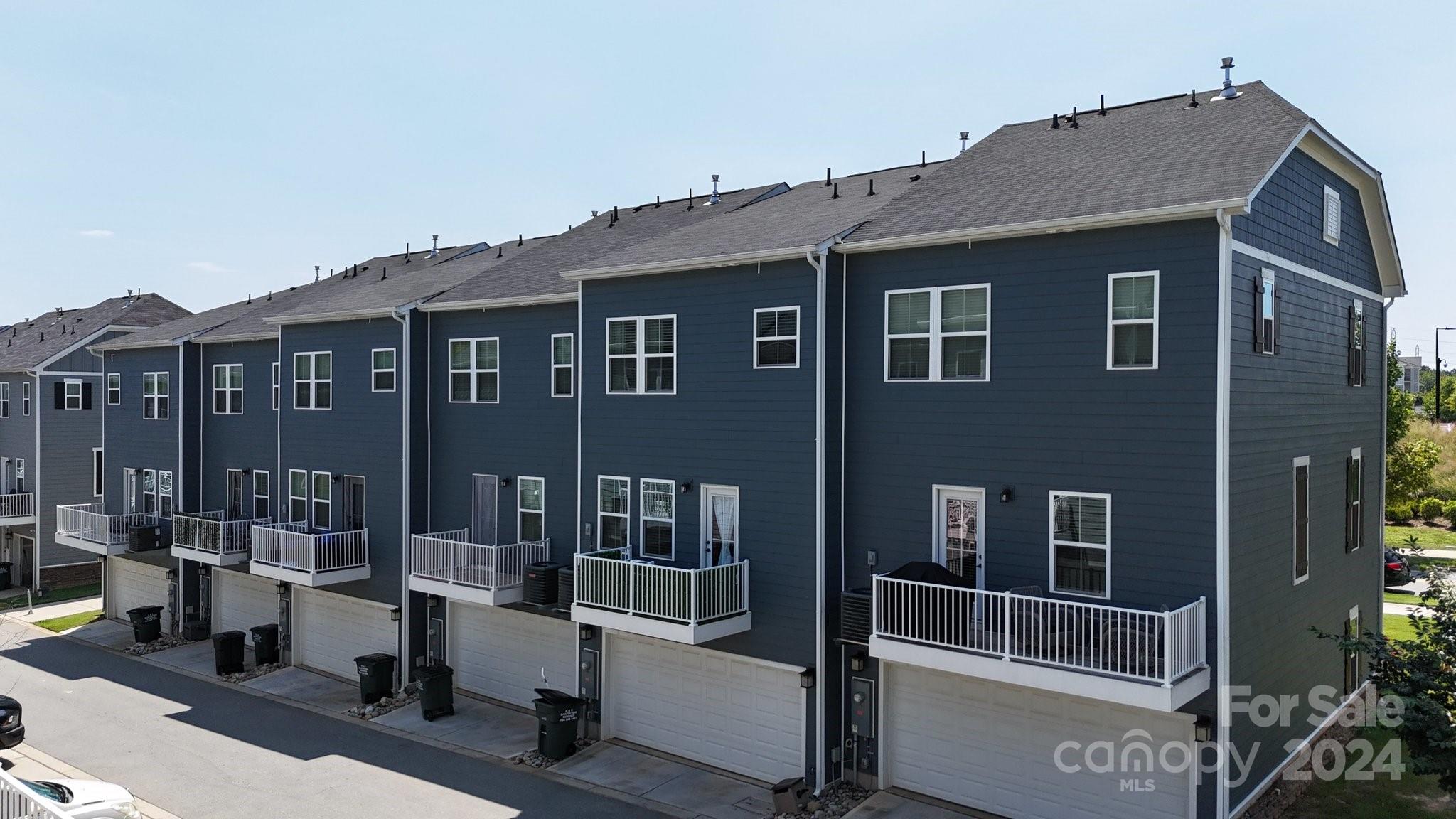 Riverbend Towns - Residential