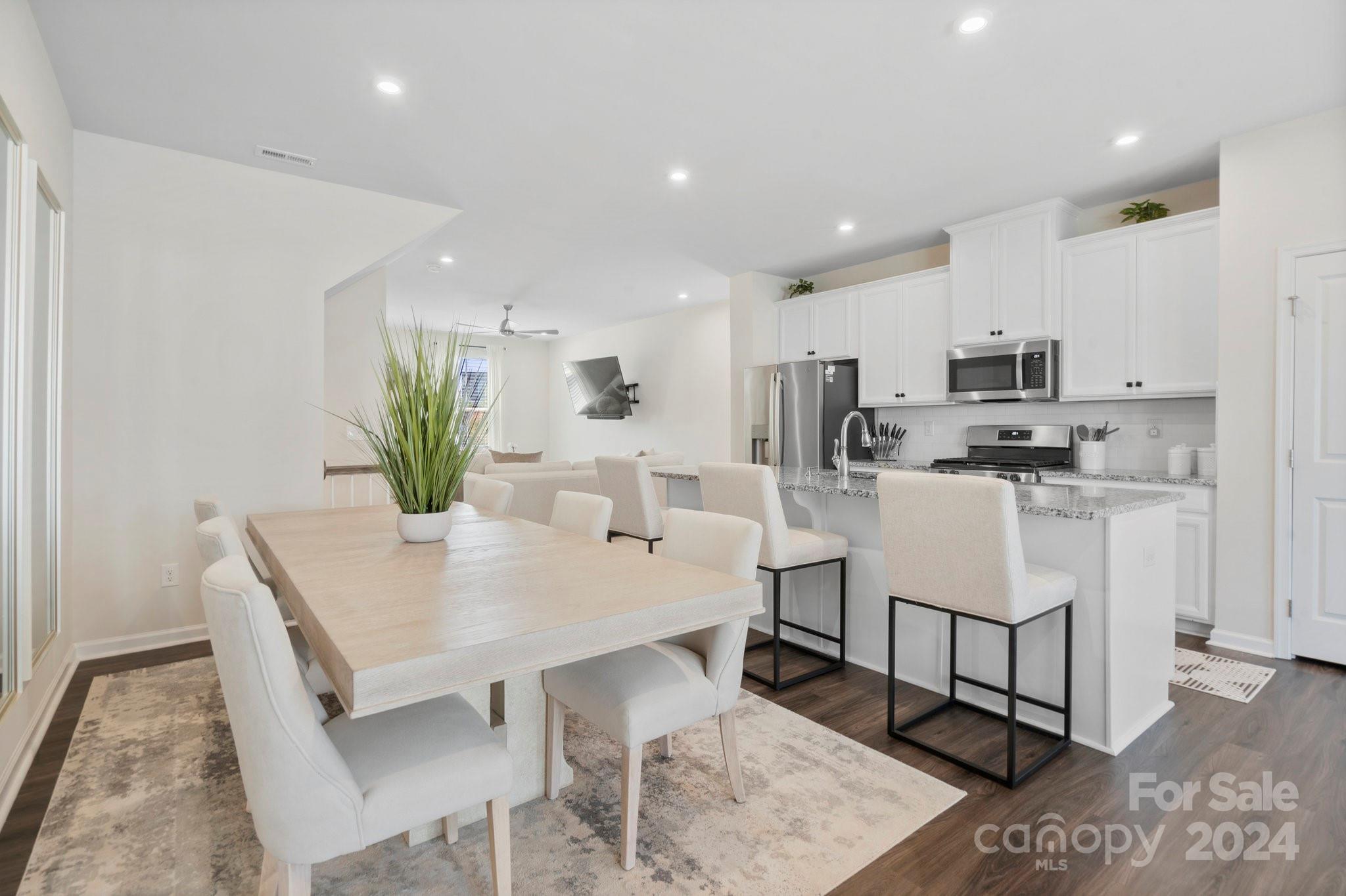 Riverbend Towns - Residential