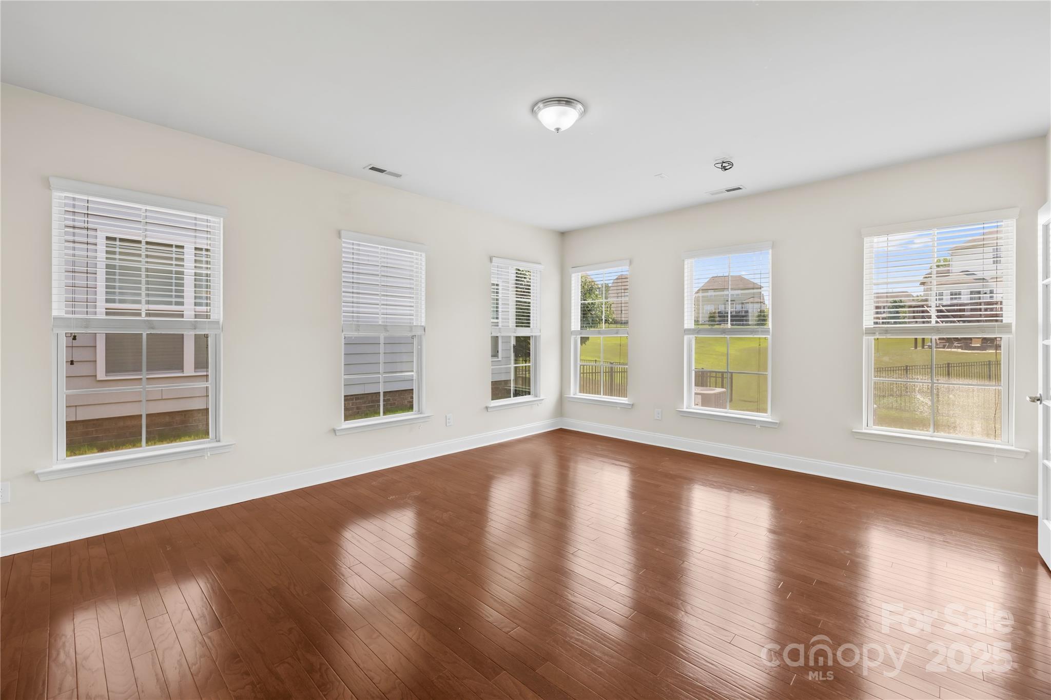 Hawks Creek - Residential