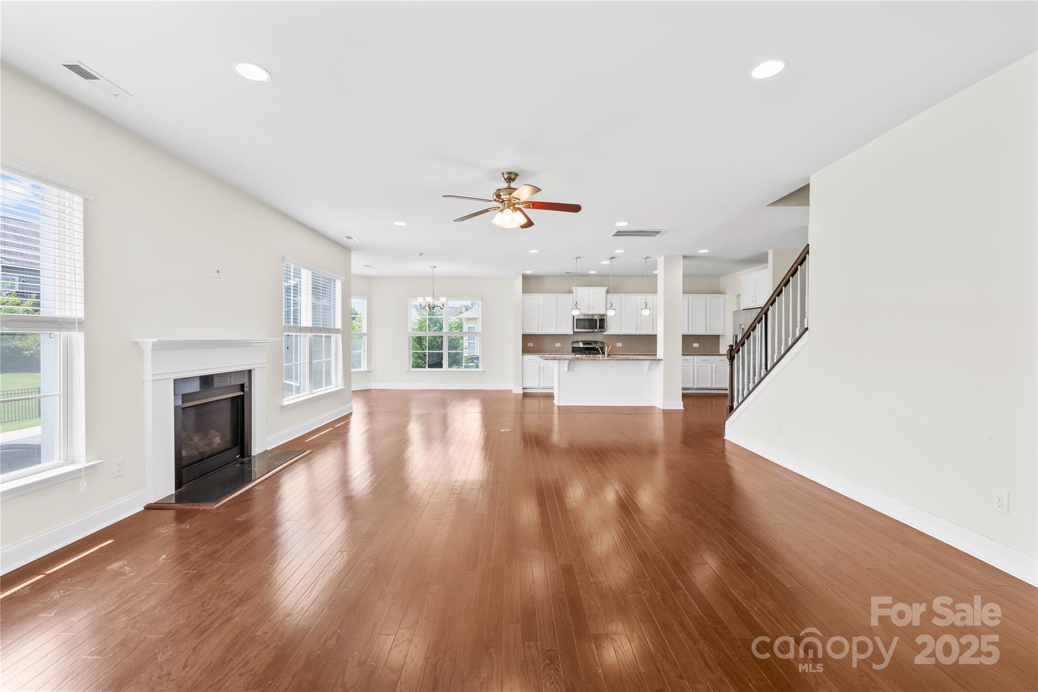 Hawks Creek - Residential