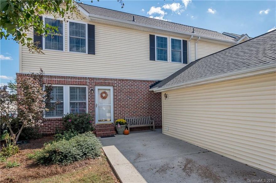 Well maintained end unit condo features large master on main w/upgraded walk-in closet; family room w/bay window, fp/gas logs; kitchen w/granite counters adjoins dining area & half bath. Wood laminate & 9 ft ceilings on main. Upper level with 2 bedrooms, full bath, spacious bonus and office. Private patio & community pool & club house. Easy & quick access to I-485 & 77, major shopping, restaurants, Charlotte Airport, Uptown Charlotte & major employment hubs. 10 new windows and new roof 2017!