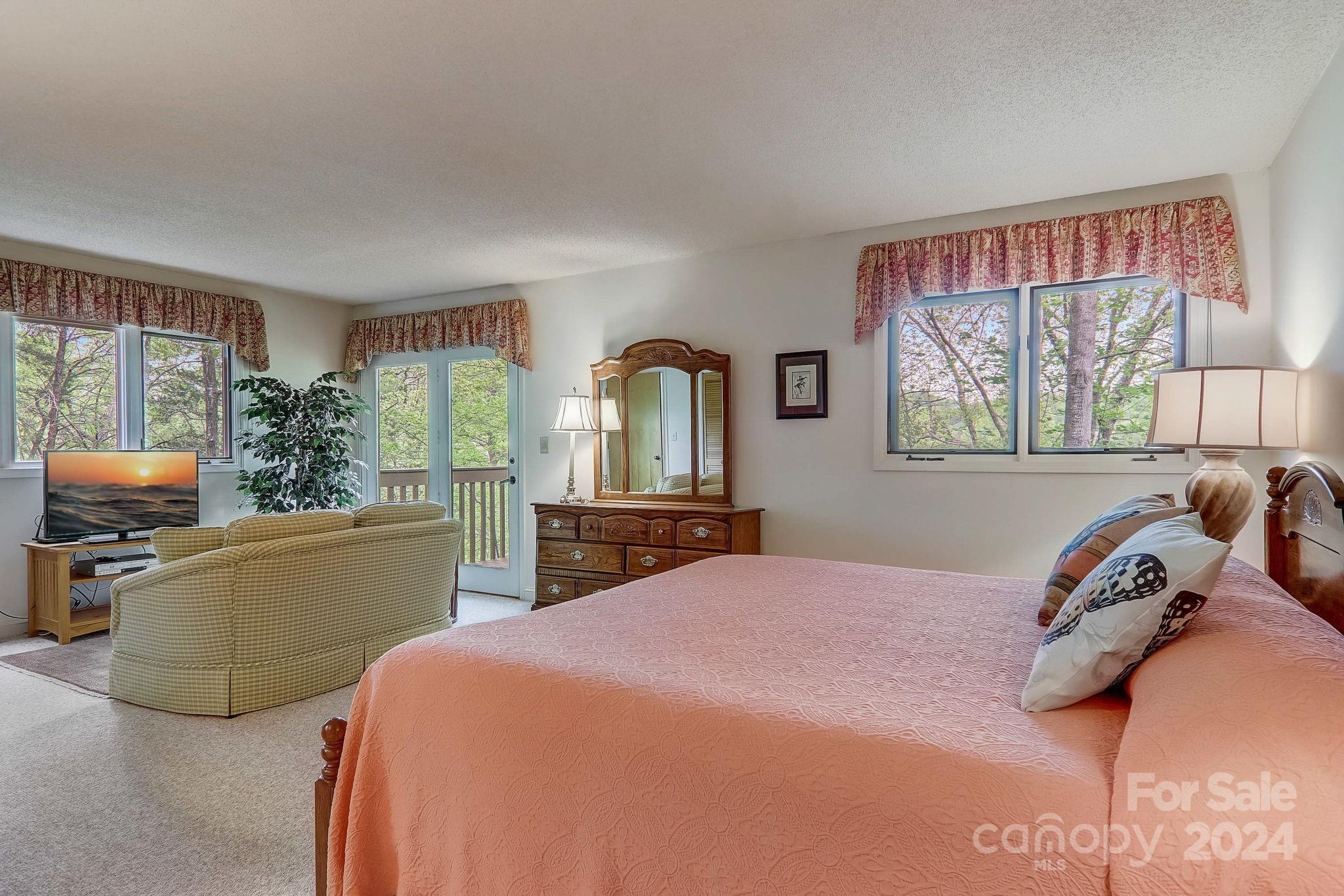 Rumbling Bald on Lake Lure - Residential