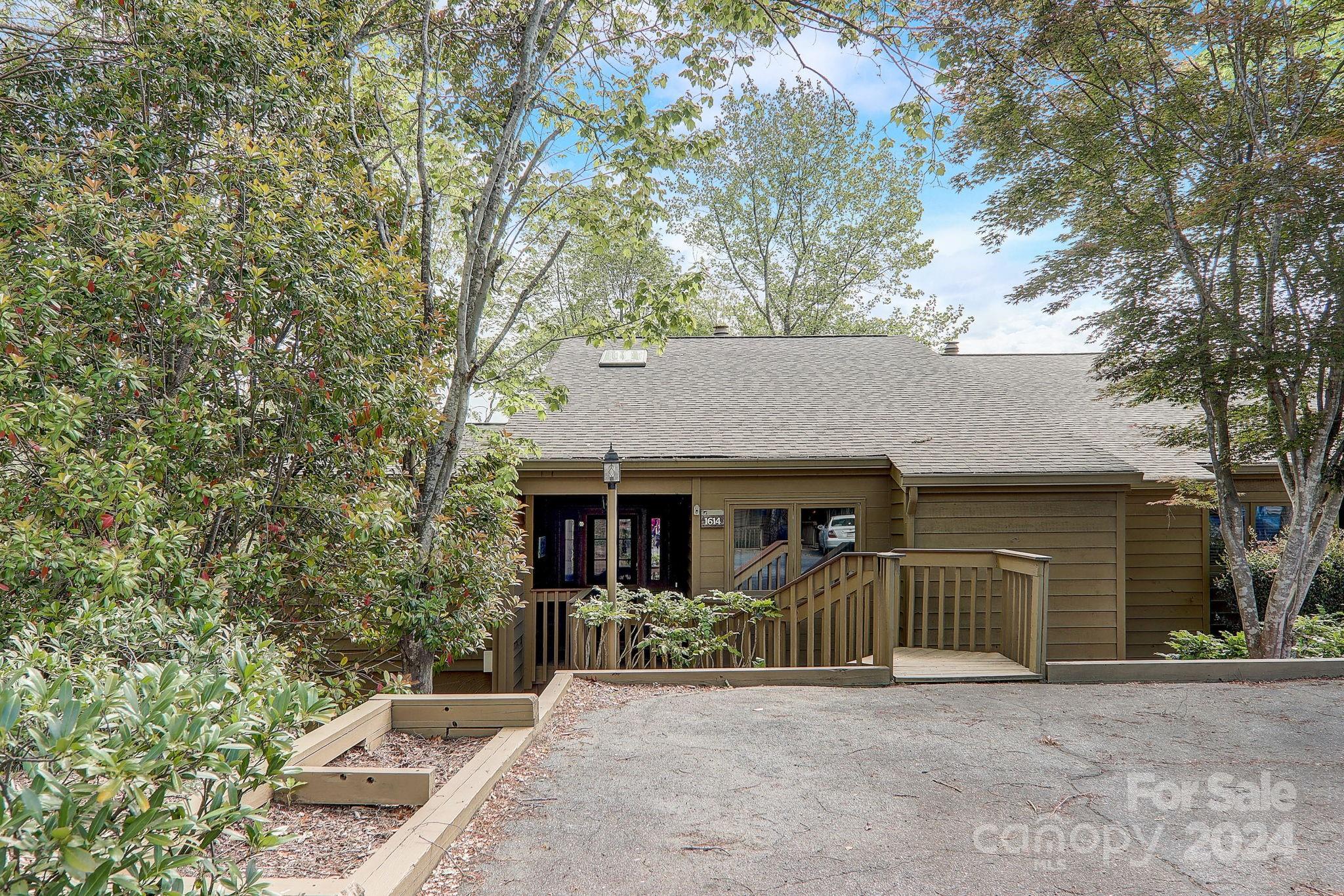 Rumbling Bald on Lake Lure - Residential